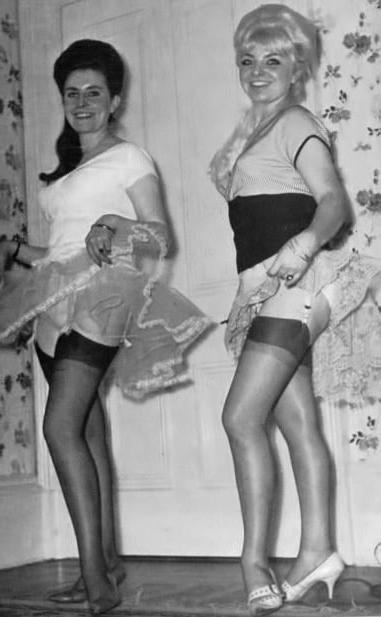 25P Vintage Stockings 66