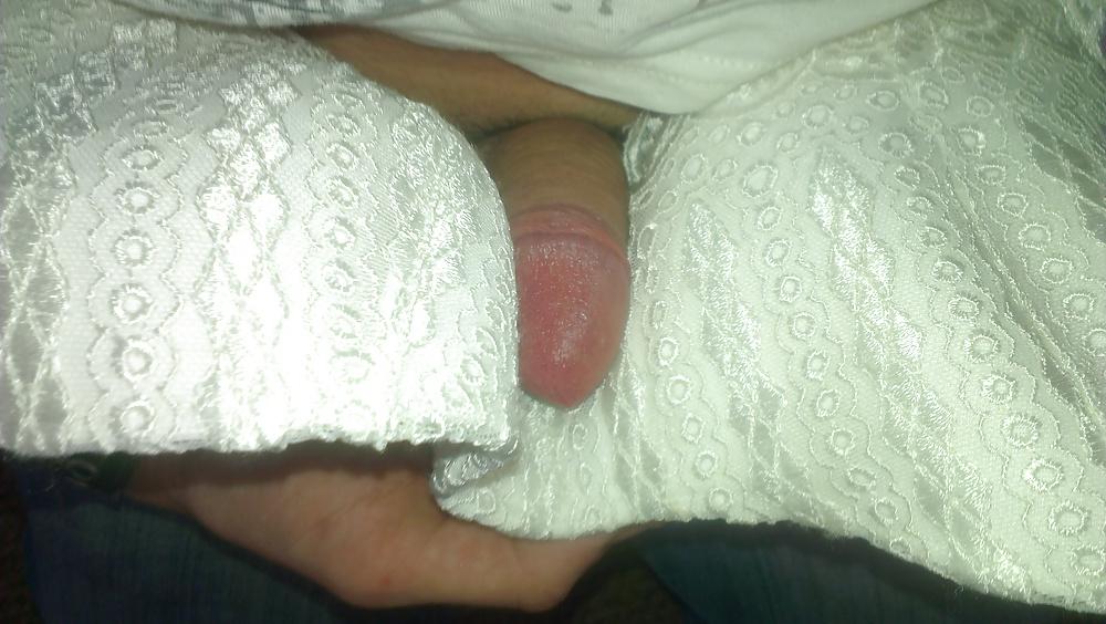 4P Rubbing my cock in amys bra