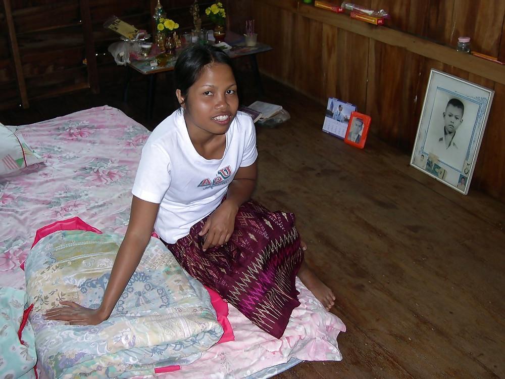 25P DAMNED HORNY THAI GIRLS IV