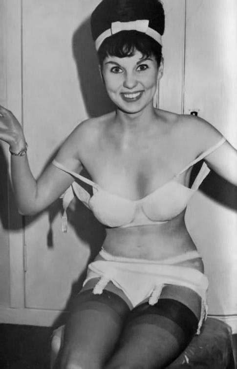 25P Vintage Stockings 69