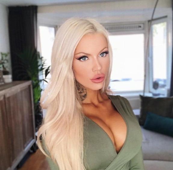 25P Amazing Bimbos - Horny Plastic &amp; Fake Tits Sluts 39