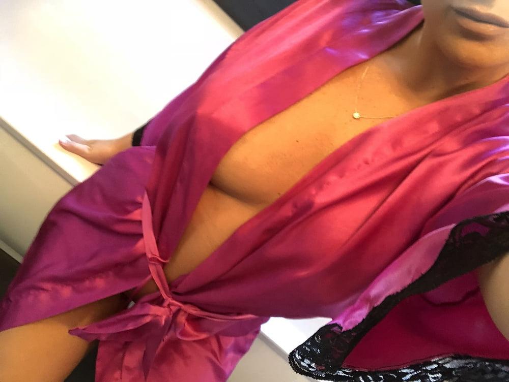 25P Pretty milf