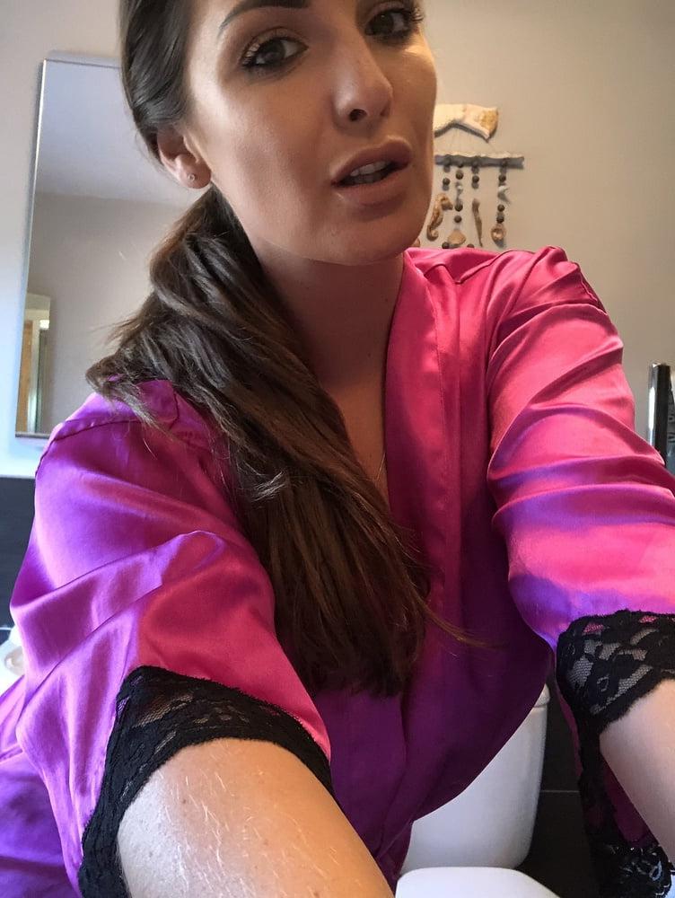 25P Pretty milf