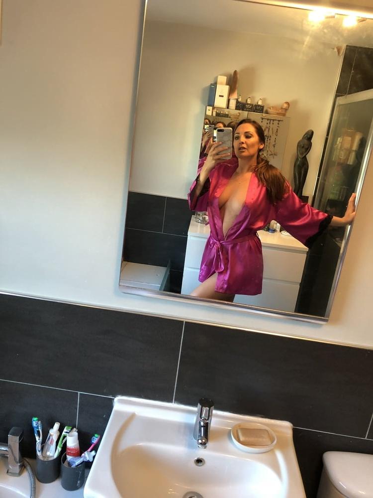 25P Pretty milf