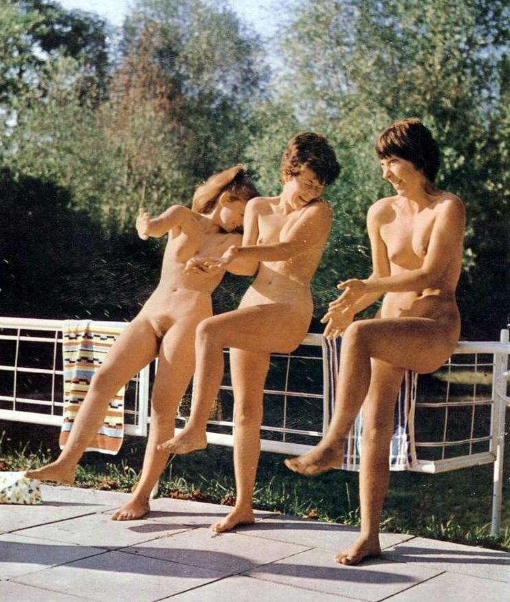 25P vintage nudist ns1