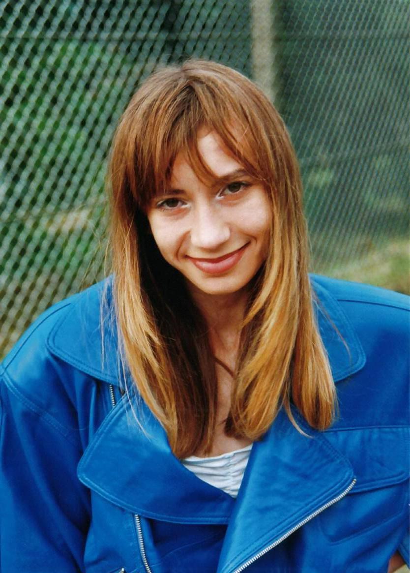 25P Pretty Anorexic Girl