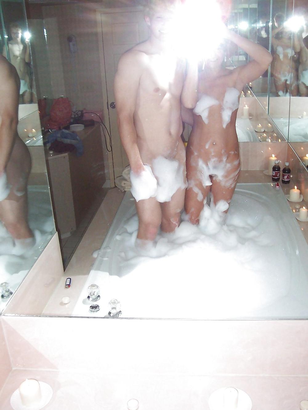 25P Couple having fun in the bath