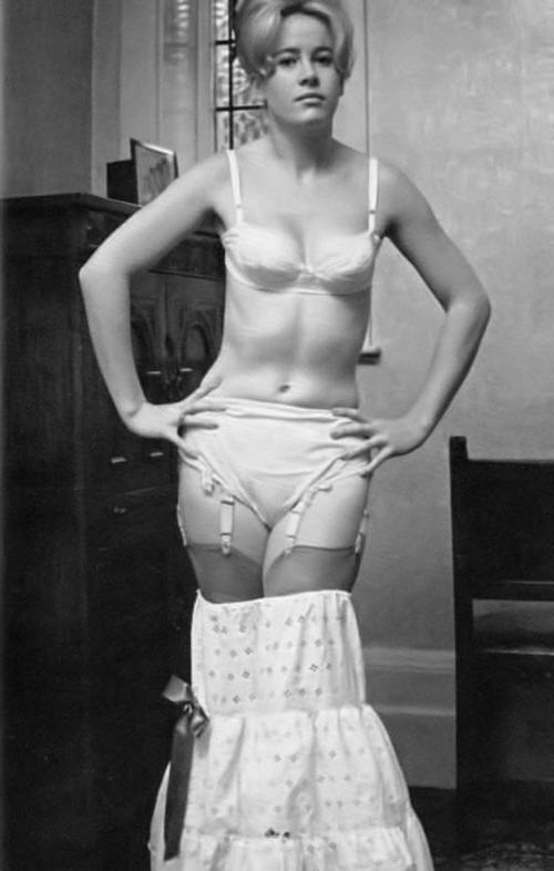 25P Vintage Stockings 68