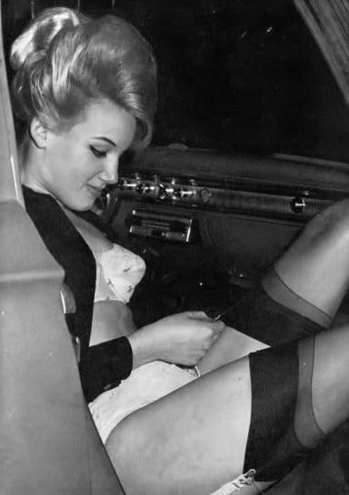 25P Vintage Stockings 68