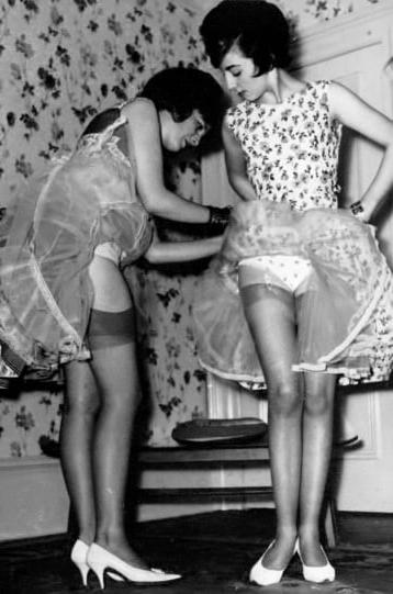 25P Vintage Stockings 67