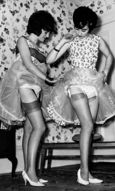 25P Vintage Stockings 67