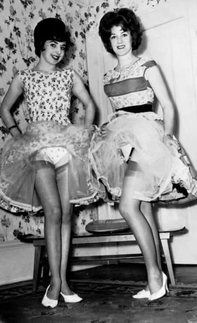 25P Vintage Stockings 67
