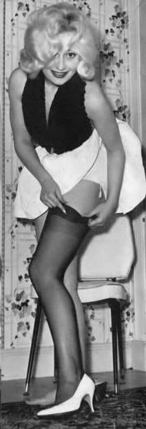 25P Vintage Stockings 67