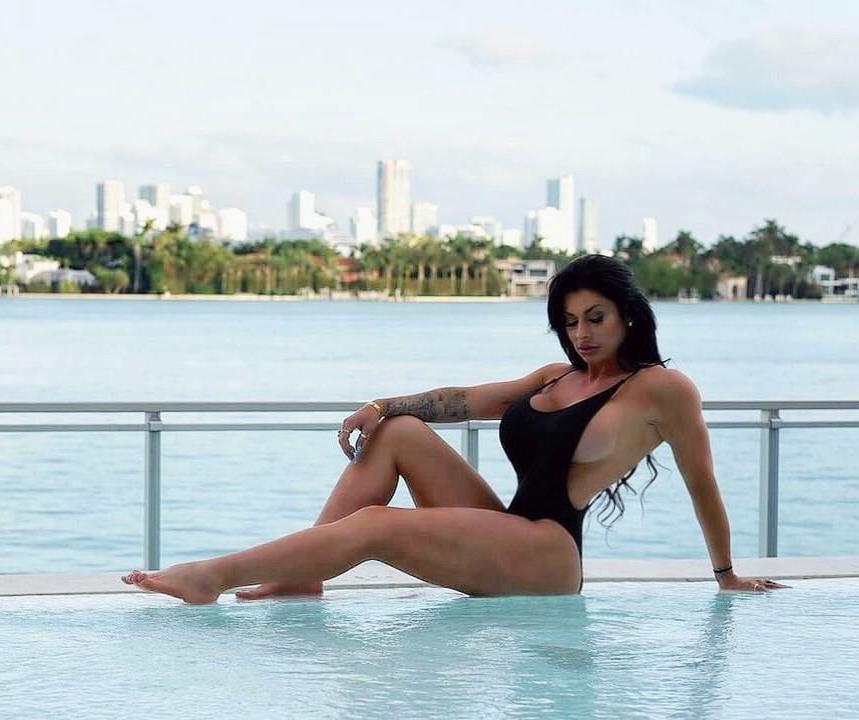 25P Amazing Bimbos - Horny Plastic &amp; Fake Tits Sluts 35