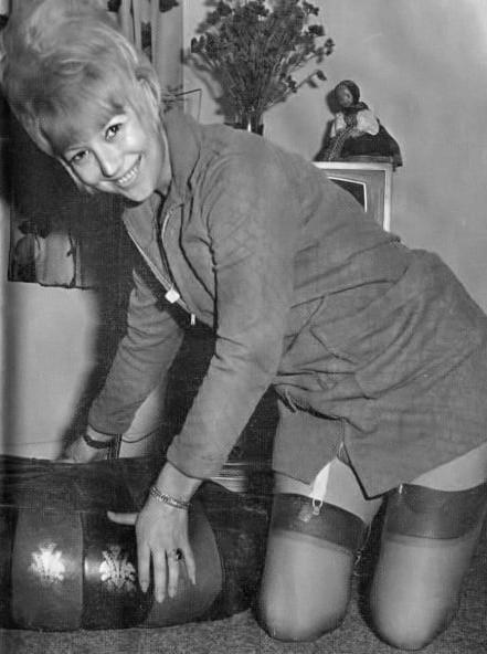 25P Vintage Stockings 58