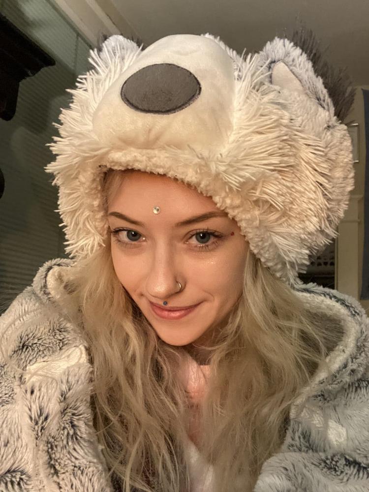 25P 20yo hot sexy slim blond shaved  private selfie slut Aspen