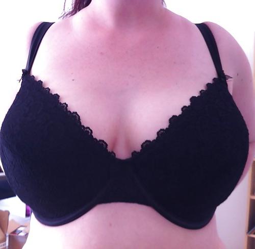 20P Woman their sell bra on the net 