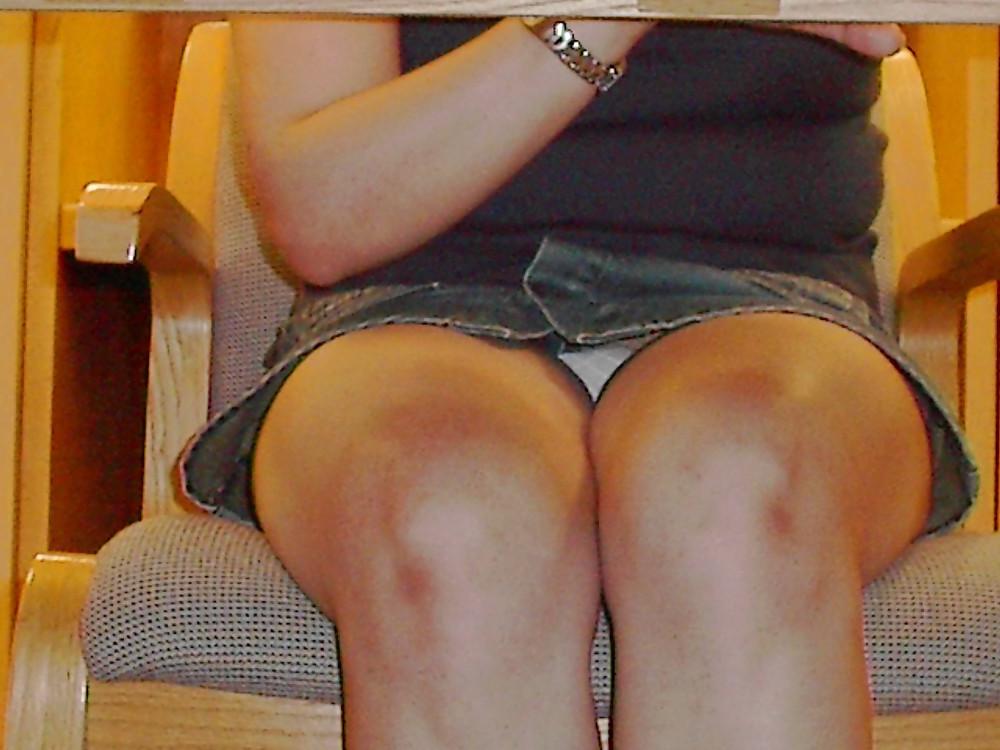 25P Upskirt Sitting Mix 2