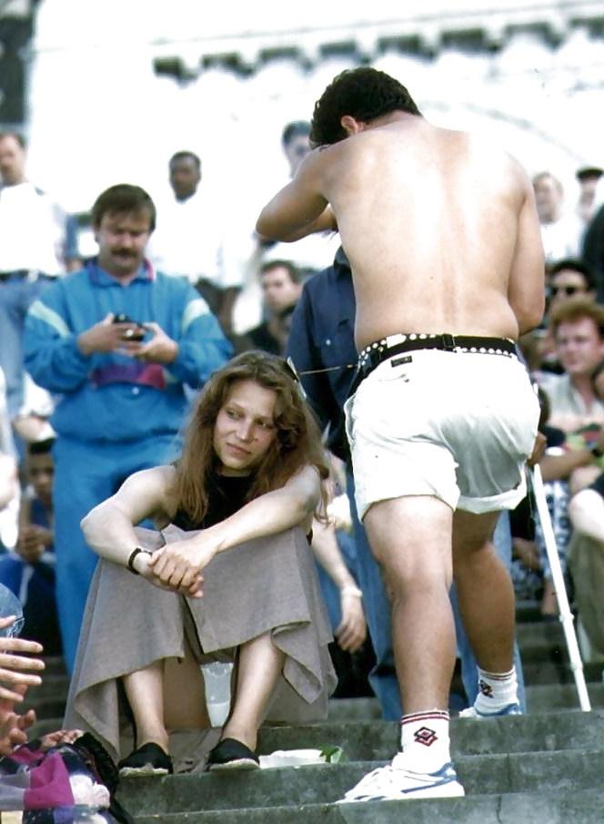 25P Upskirt Sitting Mix 2