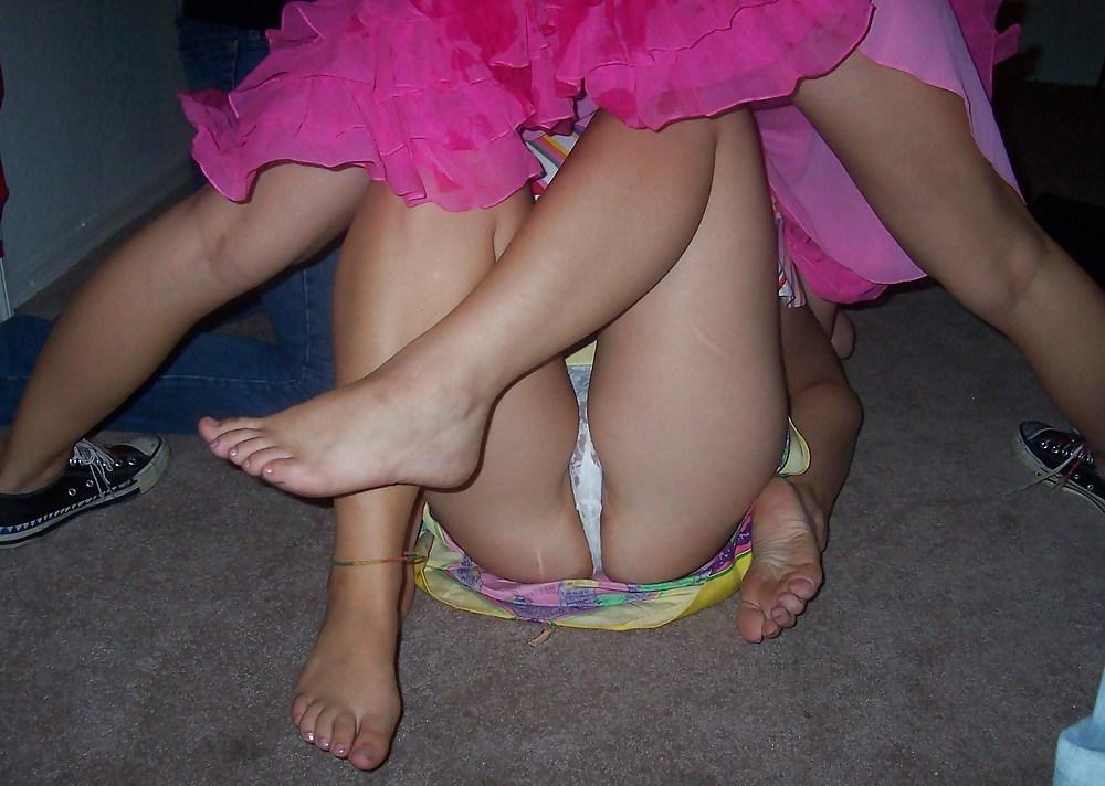 25P Upskirt Sitting Mix 2