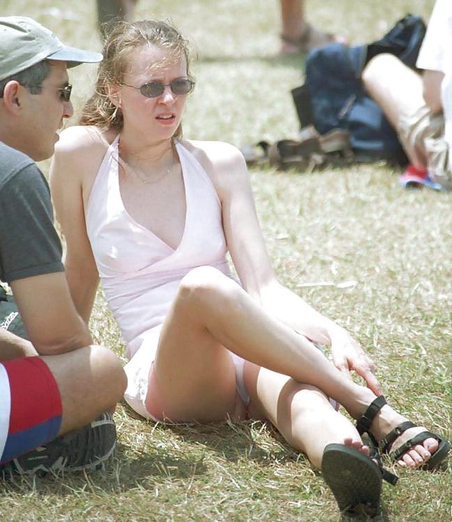 25P Upskirt Sitting Mix 2