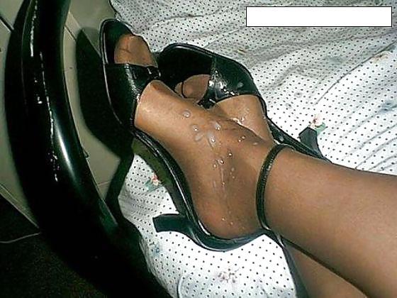 5P Cum on my sexy feet