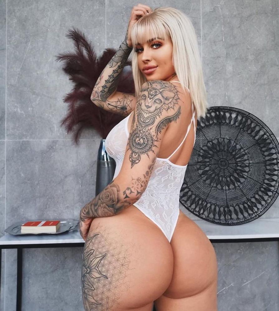 25P Amazing Bimbos - Horny Plastic &amp; Fake Tits Sluts 25