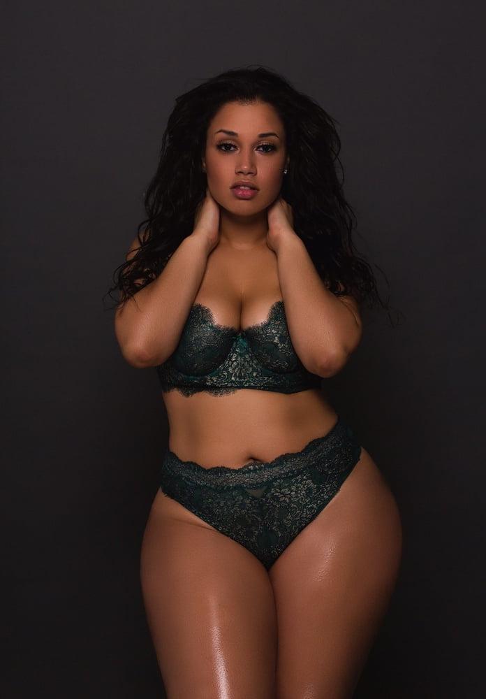 25P BBW SEXY BRA 300