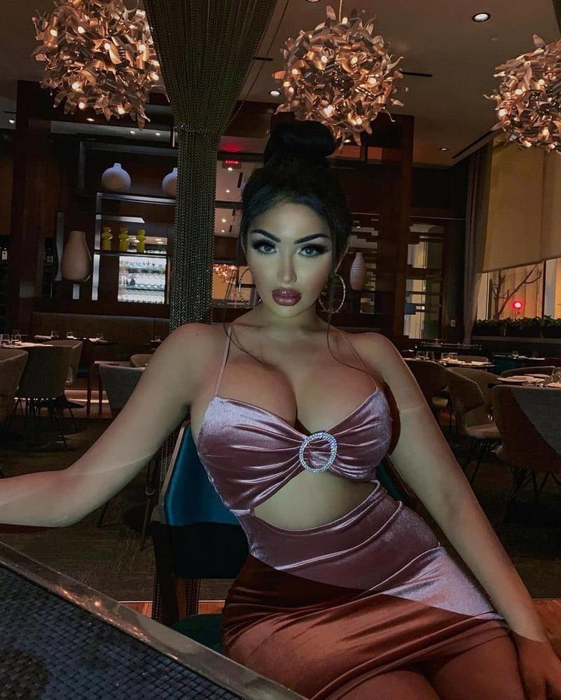 25P Amazing Bimbos - Horny Plastic &amp; Fake Tits Sluts 18