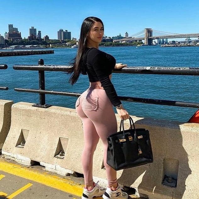 25P Amazing Bimbos - Horny Plastic &amp; Fake Tits Sluts 15