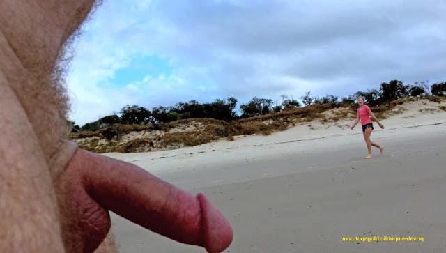 25P Beach CFNM to be Jealous of 01