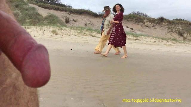 25P Beach CFNM to be Jealous of 01
