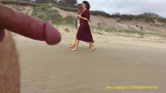 25P Beach CFNM to be Jealous of 01