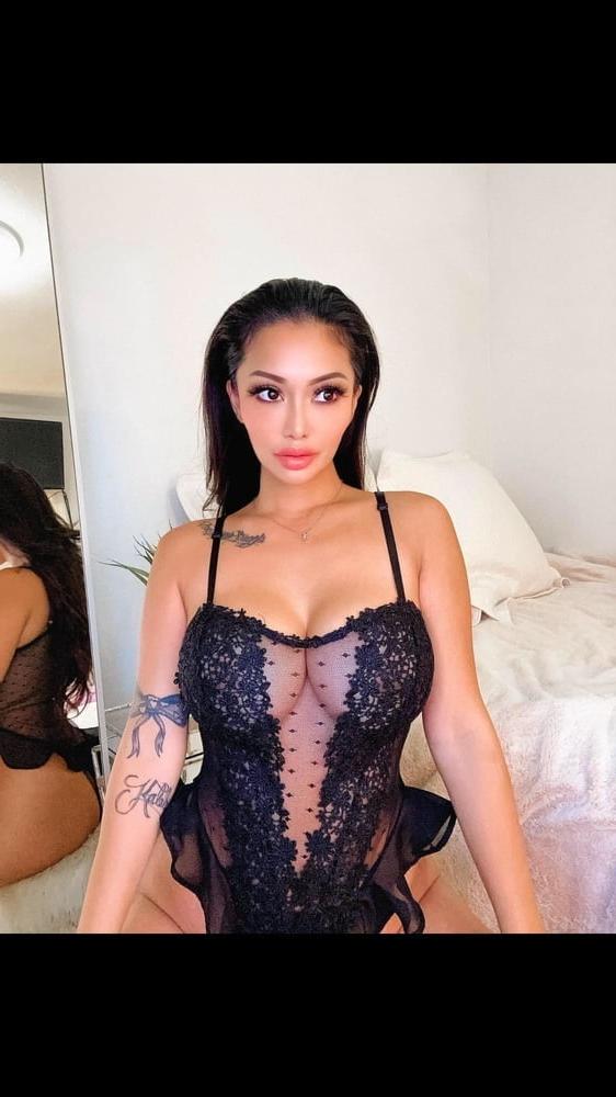 25P Amazing Bimbos - Horny Plastic &amp; Fake Tits Sluts 13