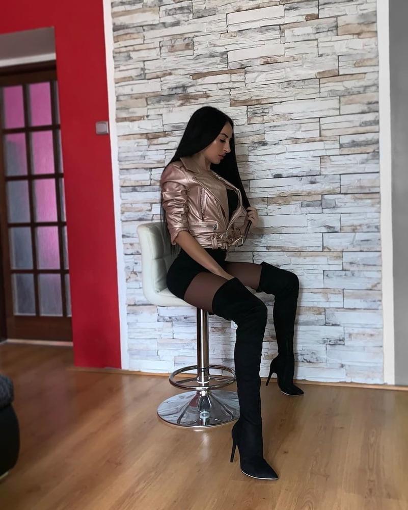 25P Amazing Bimbos - Horny Plastic &amp; Fake Tits Sluts 13