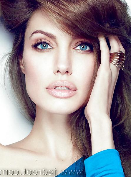 7P Cum on angelina jolie