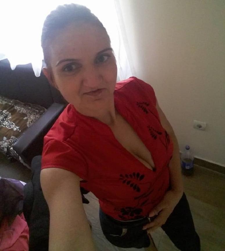 25P ROU ROMANIAN MILFS 60 UGLY FACE BUT BIG TITS - MOM
