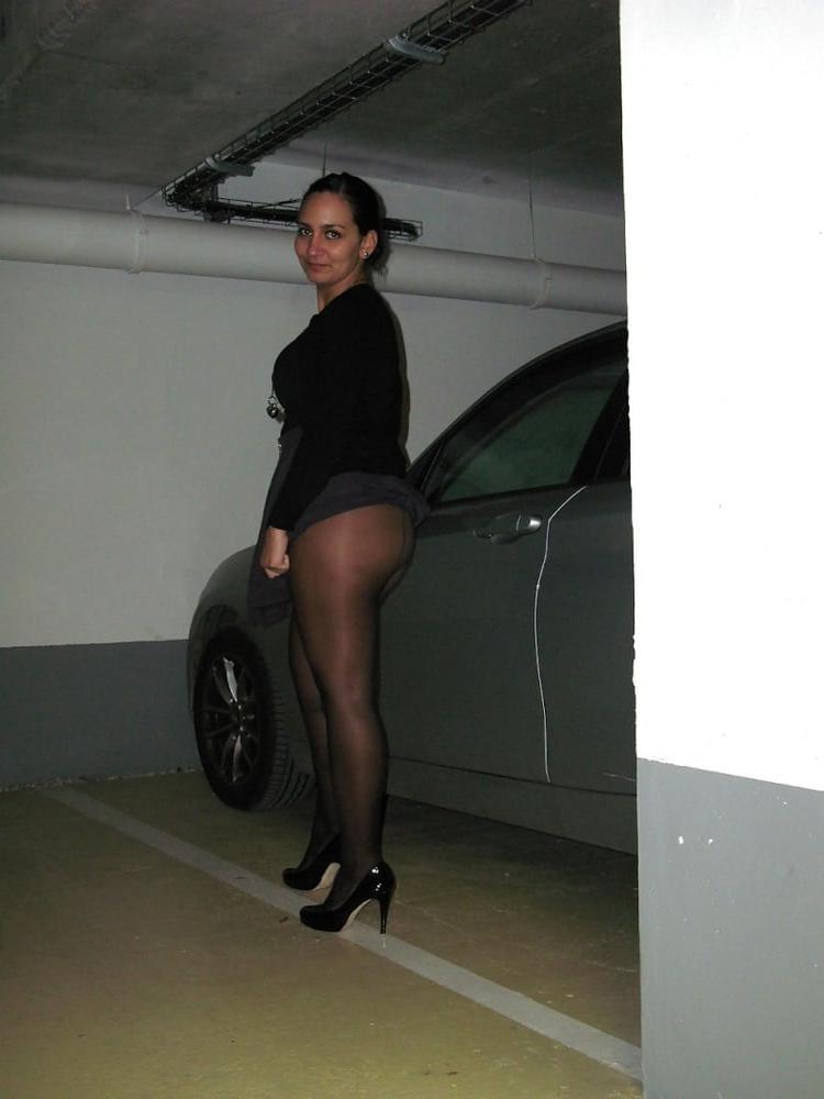 25P Sexy MILFs and GILFs Wearing Tights 16
