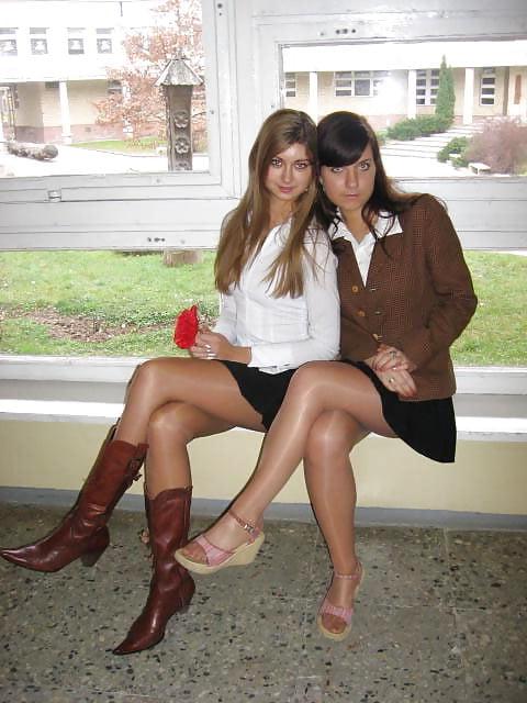 25P Sexy MILFs and GILFs Wearing Tights 16