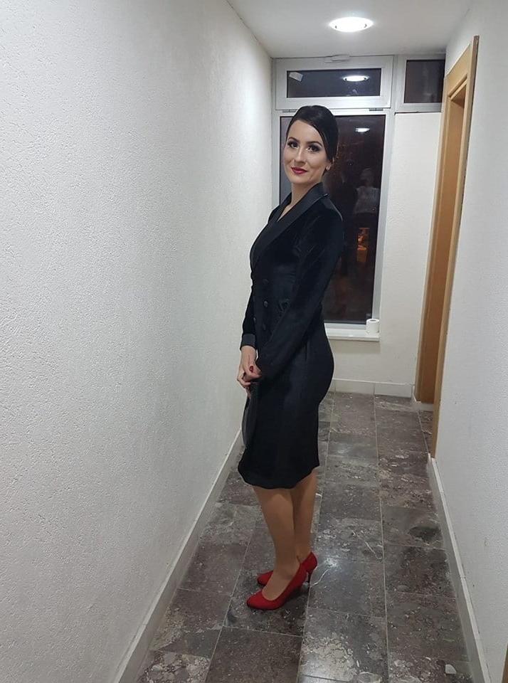 25P Sexy MILFs and GILFs Wearing Tights 16