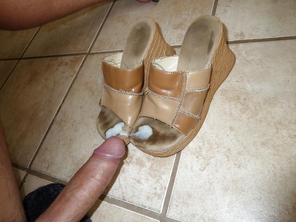 8P Cum on shoes