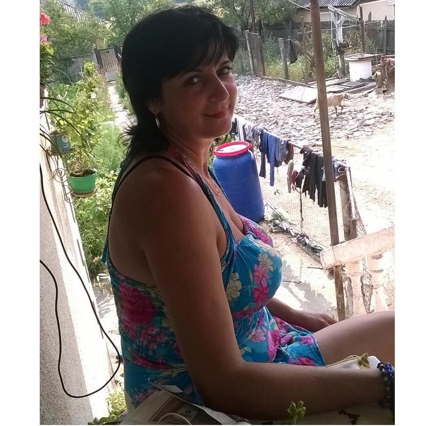 25P ROU ROMANIAN MILFS 57 HORNY WALACHIAN MOM CUNT