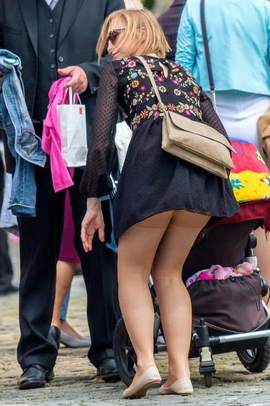 25P Sexy MILFs and GILFs Wearing Tights 16