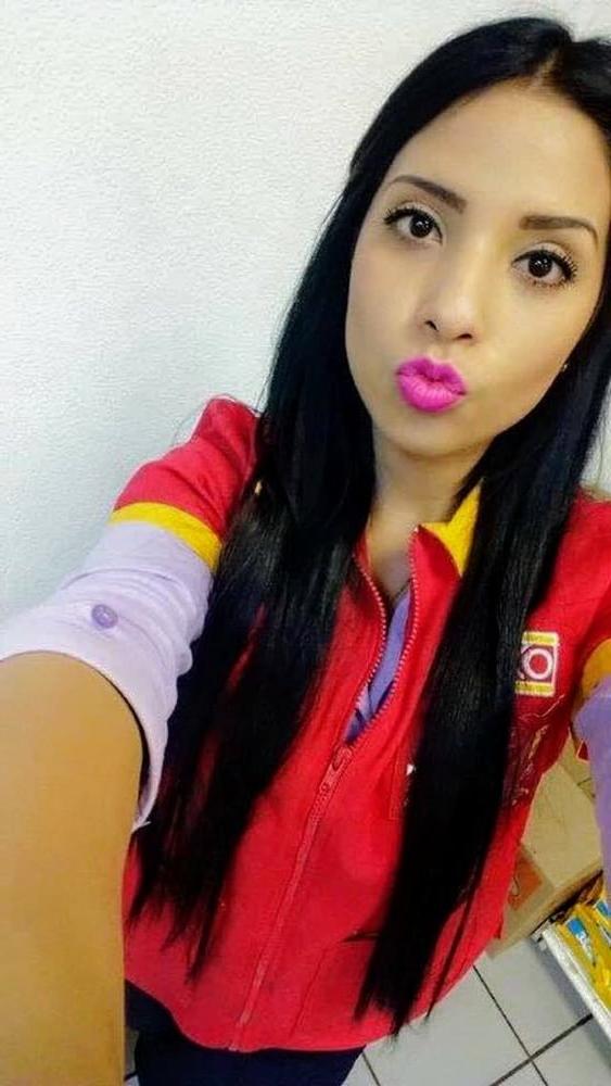 24P SDRUWS2 - MEXICAN BRUNETTE COUNTER CLERK LEAKED NUDE PICS