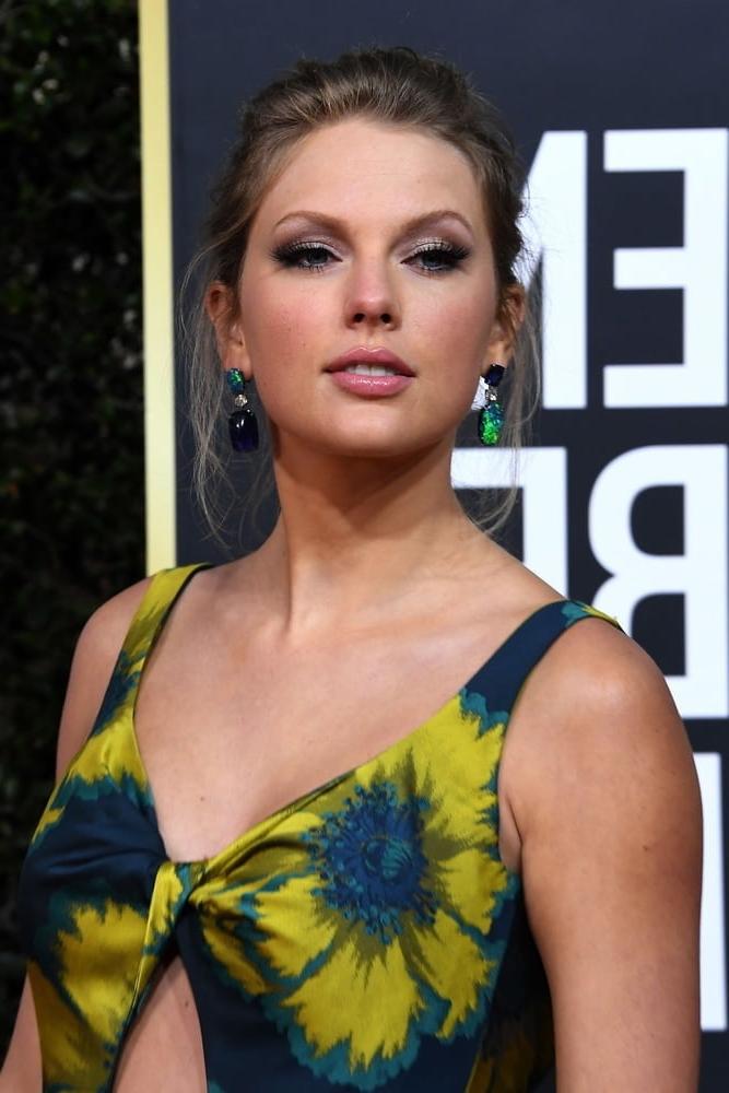25P Taylor Swift's beautiful fucking face