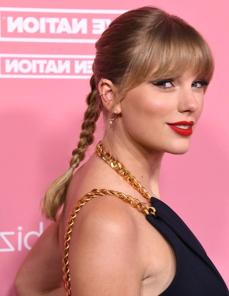 25P Taylor Swift's beautiful fucking face