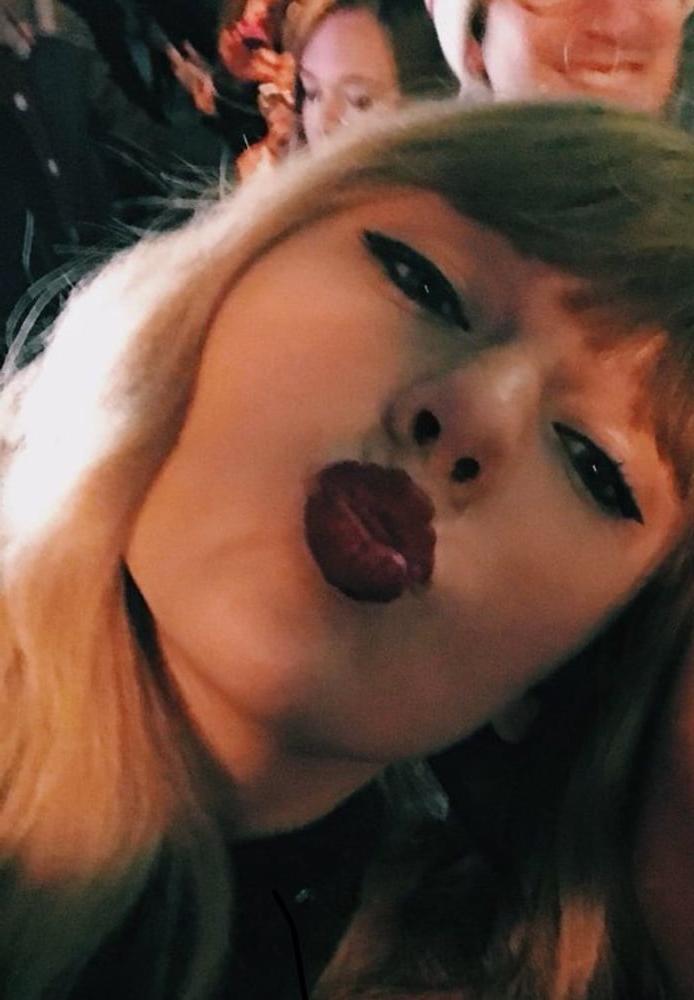 25P Taylor Swift's beautiful fucking face