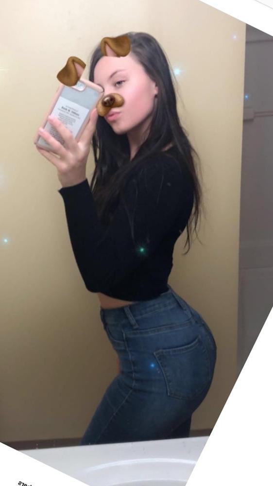 25P Karinna Milano's Big Thick Nice Ass