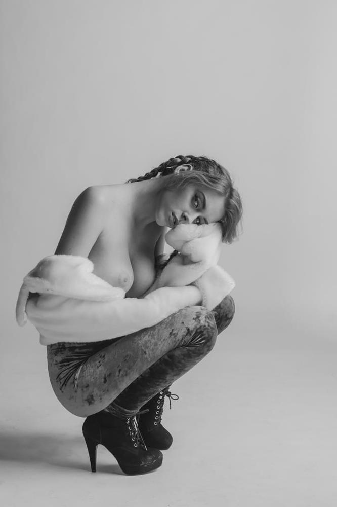 25P BIG TITS ON HOT FACE GIRL 2020