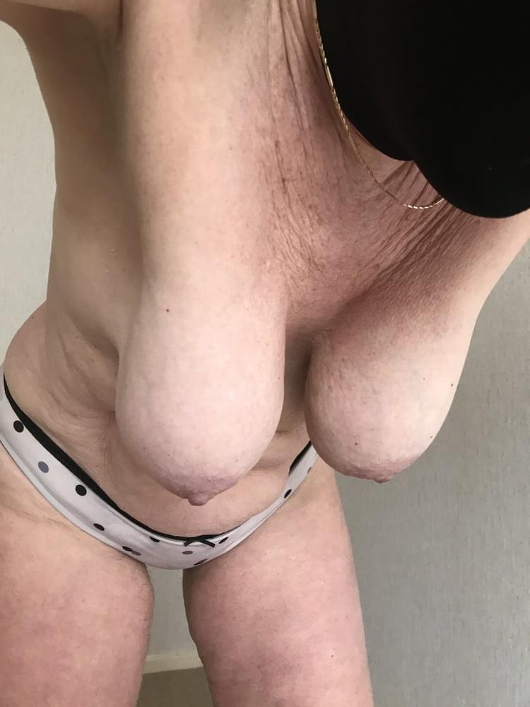 25P 68y old dutch slut granny with big tits and hairy cunt